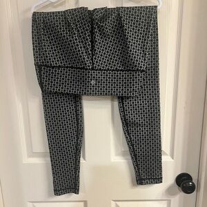 Lululemon wunder under tights size 6